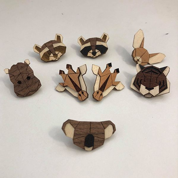 Dřevěné brože World Animals