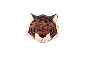 Dřevěná brož Tiger Brooch