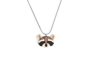 Dřevěný přívěsek Raccoon Pendant