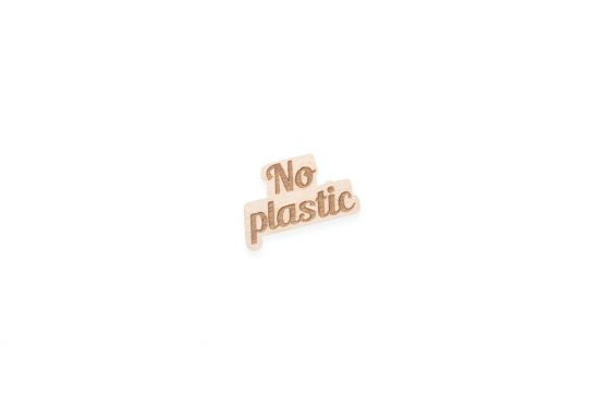 Dřevěná brož No Plastic