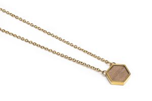 Náhrdelník Apis Necklace Hexagon