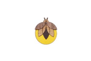 Dřevěná brož Světluška brož - podpora nadace