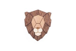 Dřevěná brož Lion Brooch