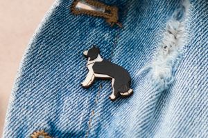 Dřevěná brož Walking Collie Brooch