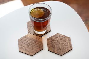 Dřevěné podložky Apis Coasters