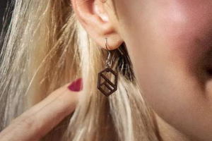 Dřevěné náušnice Hexaline Earrings