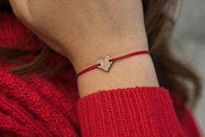 Provázkový náramek Red Heart Wooden Bracelet