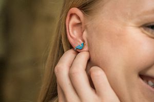 Dřevěné náušnice Blue Cutebird Earrings