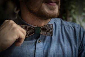 Dřevěný motýlek Line Bowtie