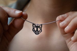 Dřevěný přívěsek Black Foxy Pendant