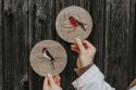 Dřevěná dekorace Red Swallow Wooden Image