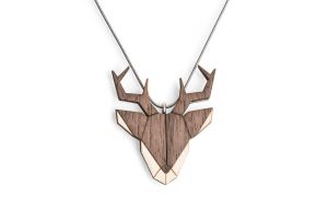 Dřevěný přívěsek Deer Pendant