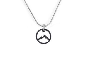 Dřevěný přívěsek Mountains Pendant