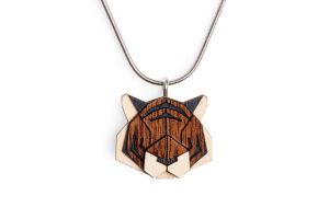 Dřevěný přívěsek Tiger Pendant