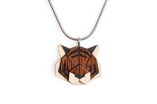 Dřevěný přívěsek Tiger Pendant