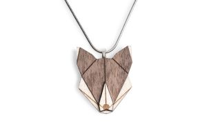 Dřevěný přívěsek Vlk