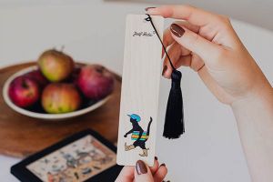 Dřevěná záložka do knihy Kocour Mikeš – Josef Lada © Dřevěná záložka do knihy Kocour Mikeš – Josef Lada ©