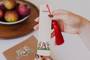 Dřevěná záložka do knihy Kmotra Liška – Josef Lada © Dřevěná záložka do knihy Kmotra Liška – Josef Lada ©