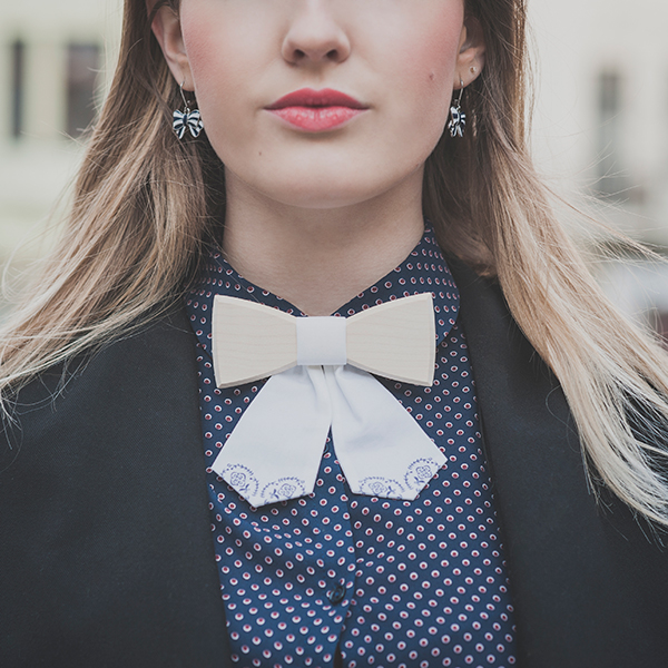 Wooden bow tie ladies Viola